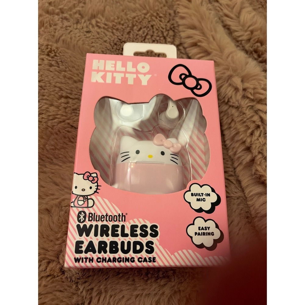 Hello Kitty Sanrio Bluetooth Wireless Earbuds with Charging Case Pink New